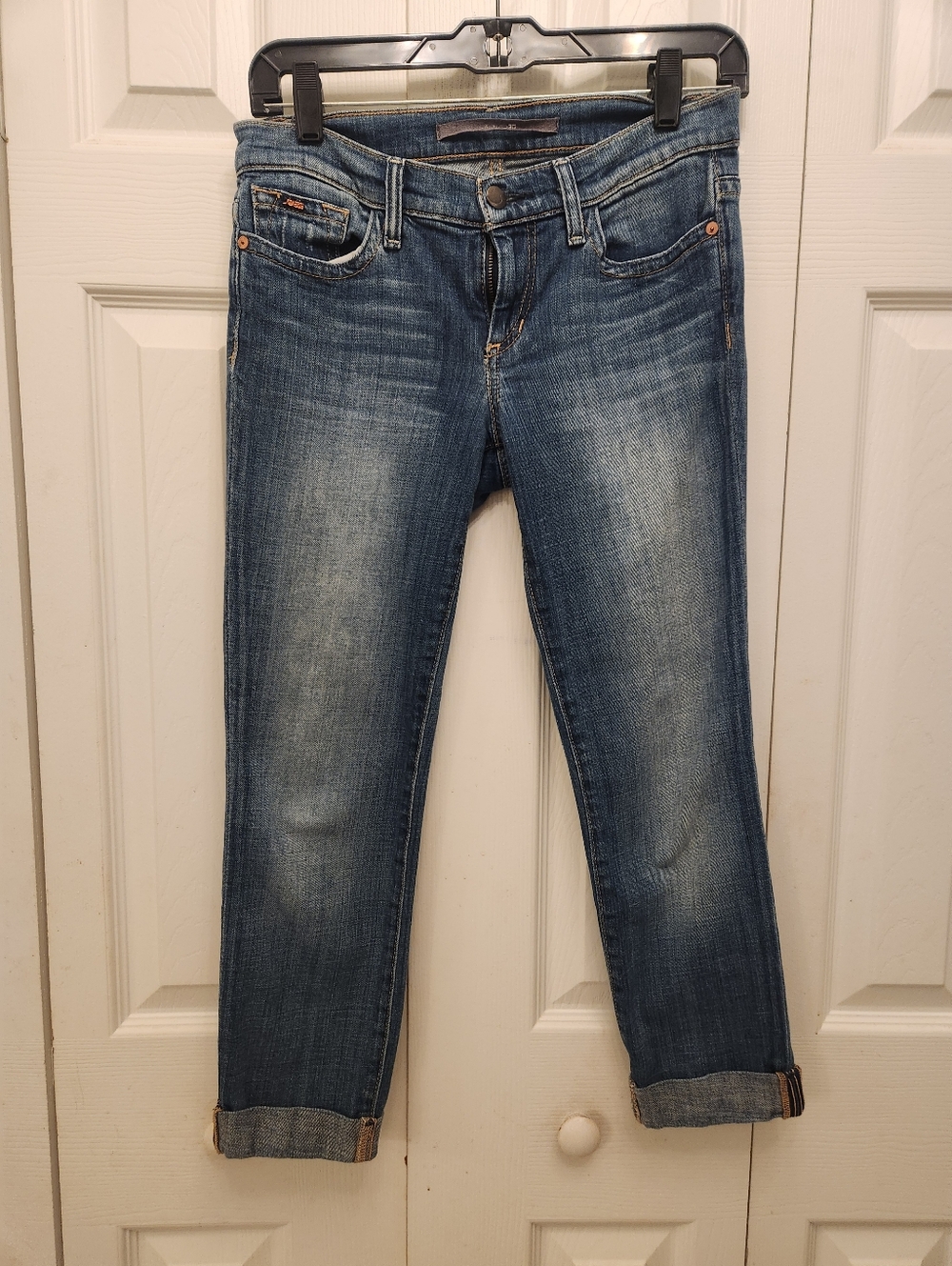 JOES JEANS WeWomen’s Mid Wash Blue Slim Cropped Jeans